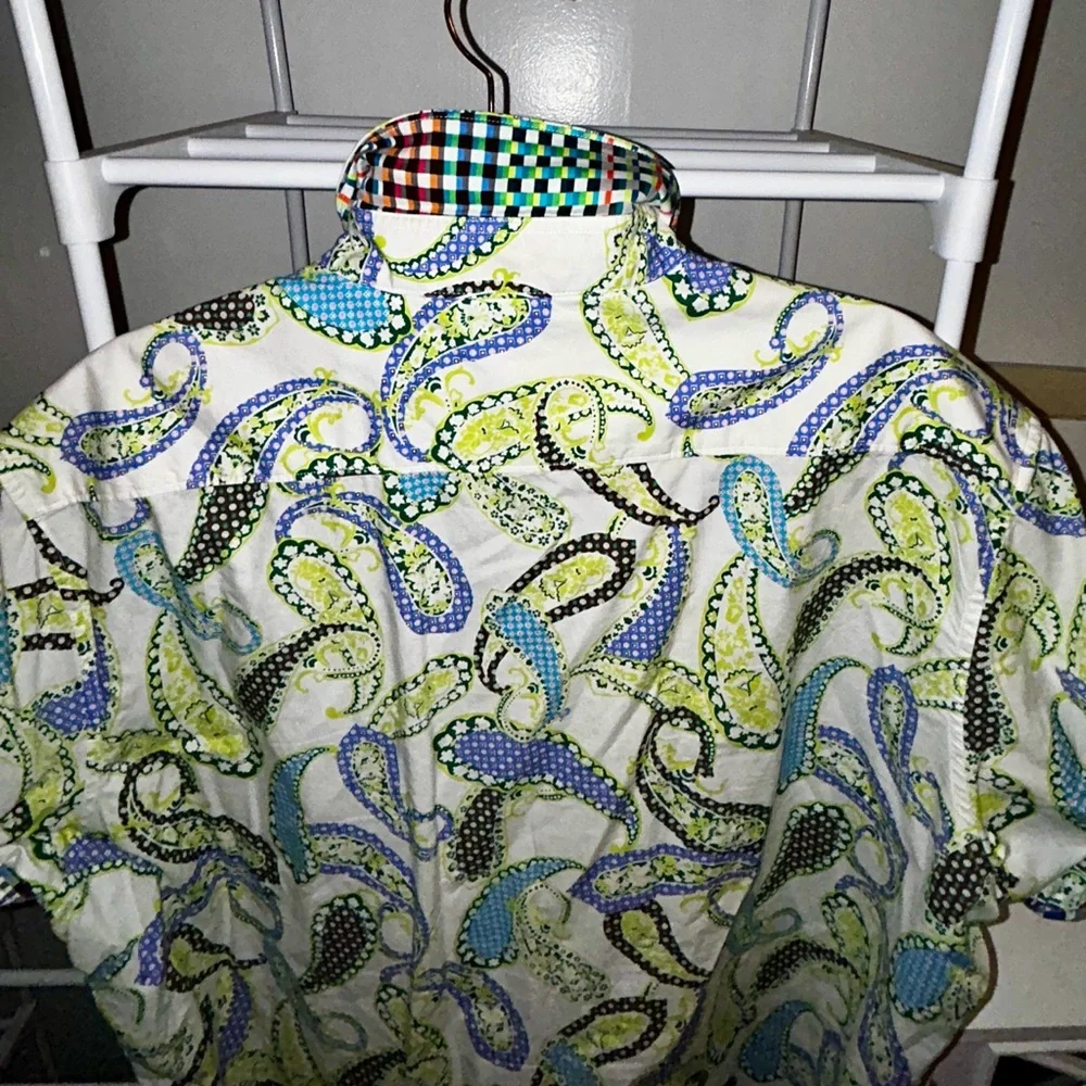 Very Groovy 🕺🏻🪩Robert Graham Vibrant Paisley Button Down Shirt - Picture 9 of 9